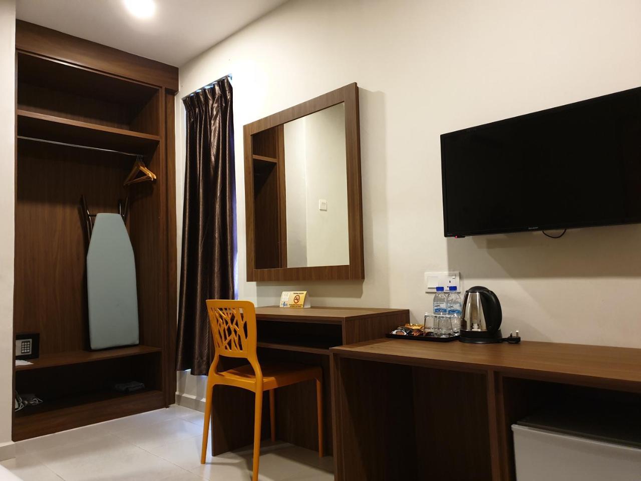 Ants Hotel Kangar Bagian luar foto