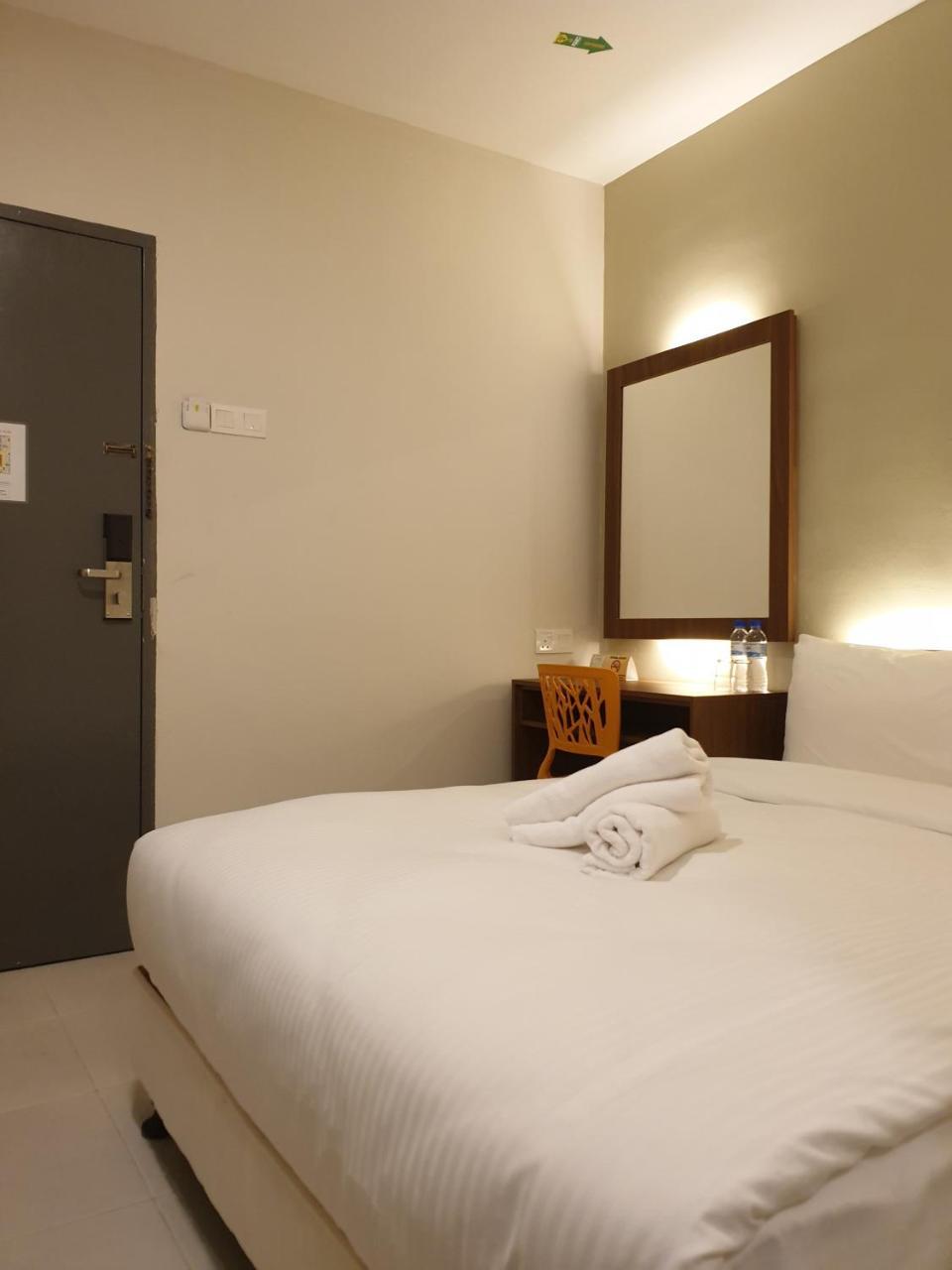 Ants Hotel Kangar Bagian luar foto